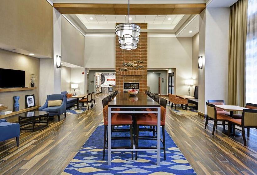 Отель Hampton Inn &  Suites Grants Pass