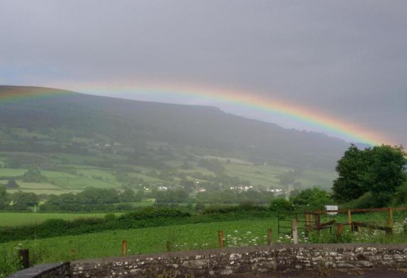 בית מלון כפרי The Kestrel B&b