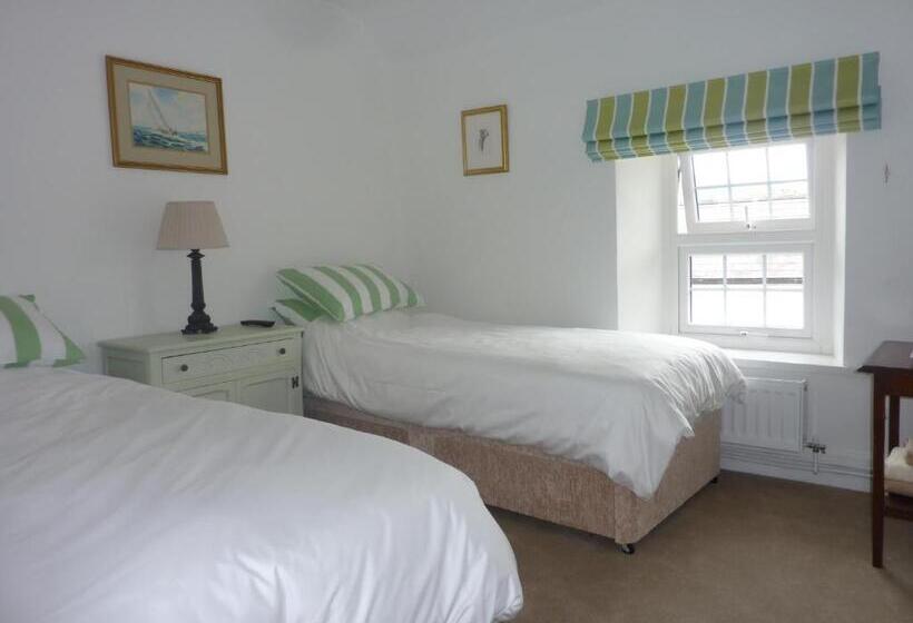 בית מלון כפרי The Kestrel B&b