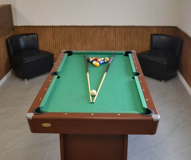 فندق على الطريق Vow Inn