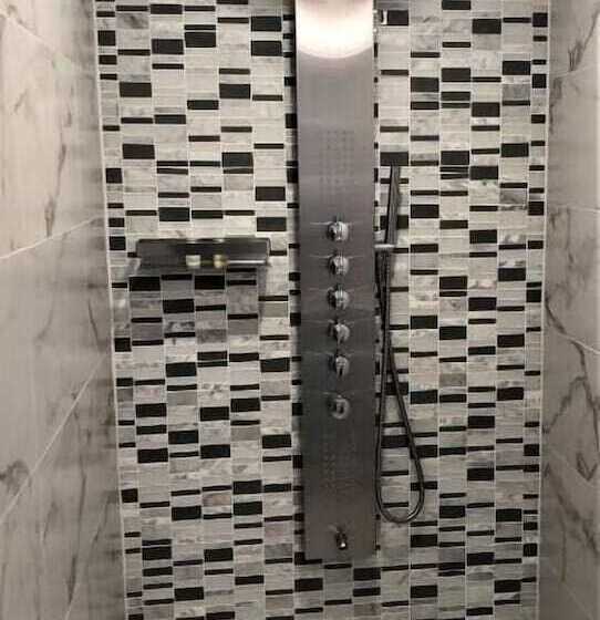 فندق على الطريق The Crystal Manatee