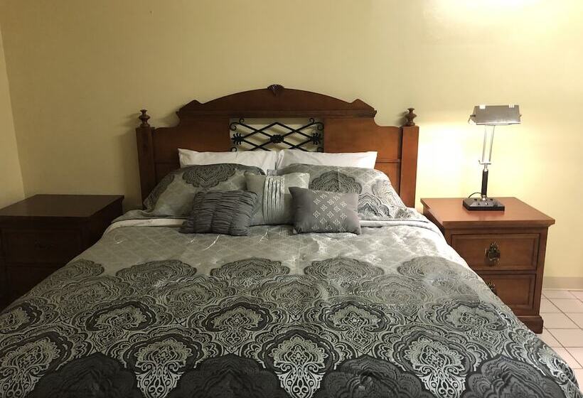 فندق على الطريق The Crystal Manatee