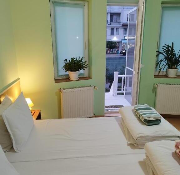 펜션 Aleks Guest House