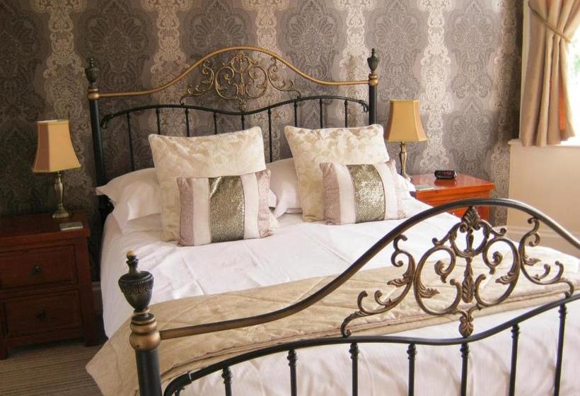 פנסיון Autumn Leaves Guest House