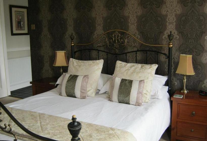 פנסיון Autumn Leaves Guest House