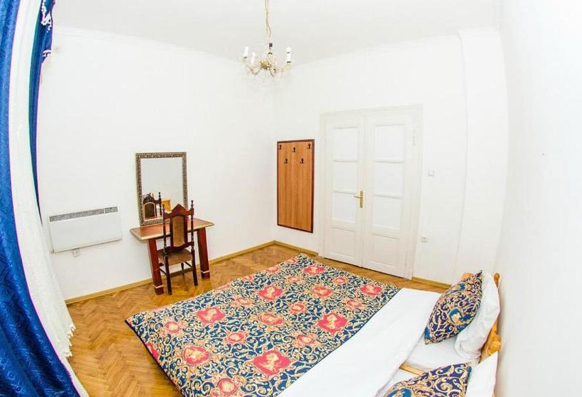 膳宿费 Central Guesthouse Five Corners