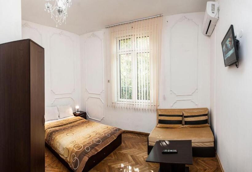 膳宿费 Central Guesthouse Five Corners