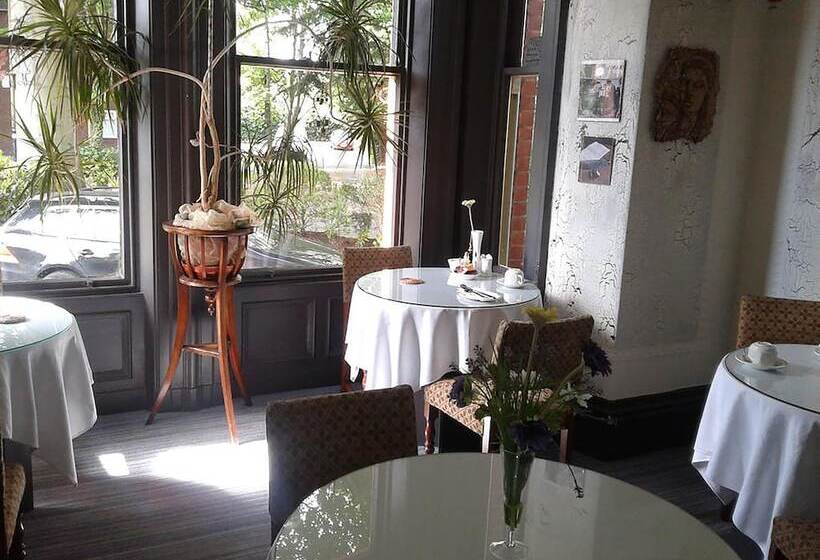 ペンション Cornerstones Guest House