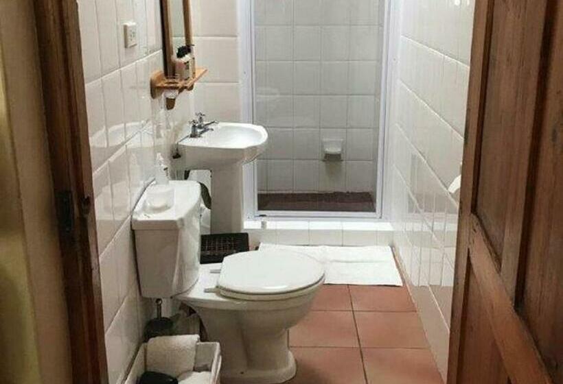 פנסיון Cypress Cottage