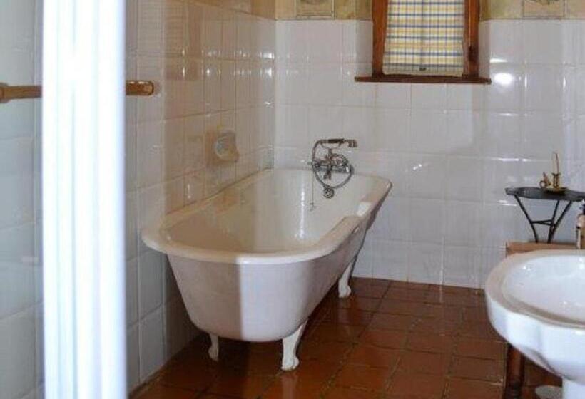 פנסיון Cypress Cottage