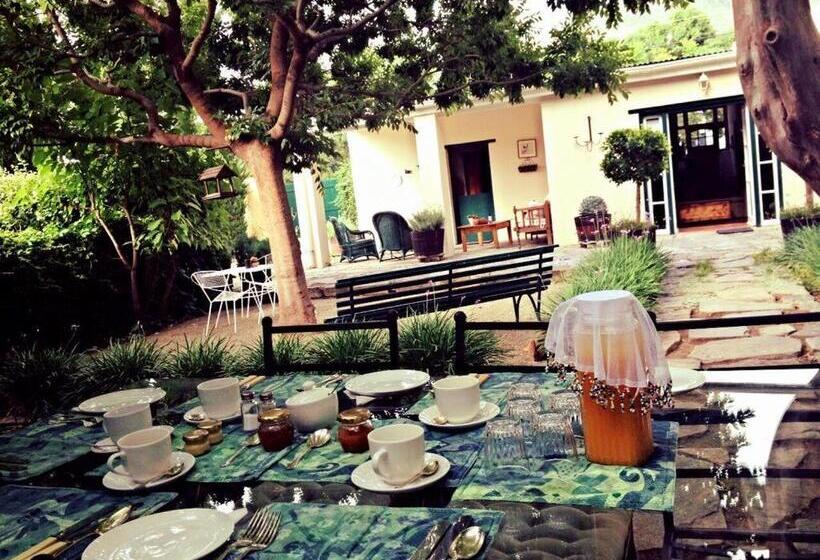 פנסיון Cypress Cottage