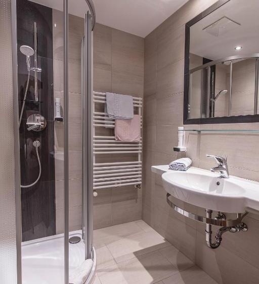 بنسيون Haus Manfred