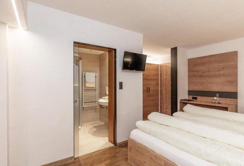 بنسيون Haus Manfred