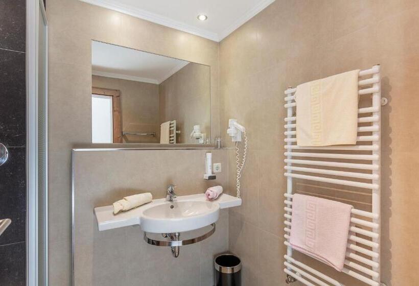 بنسيون Haus Manfred