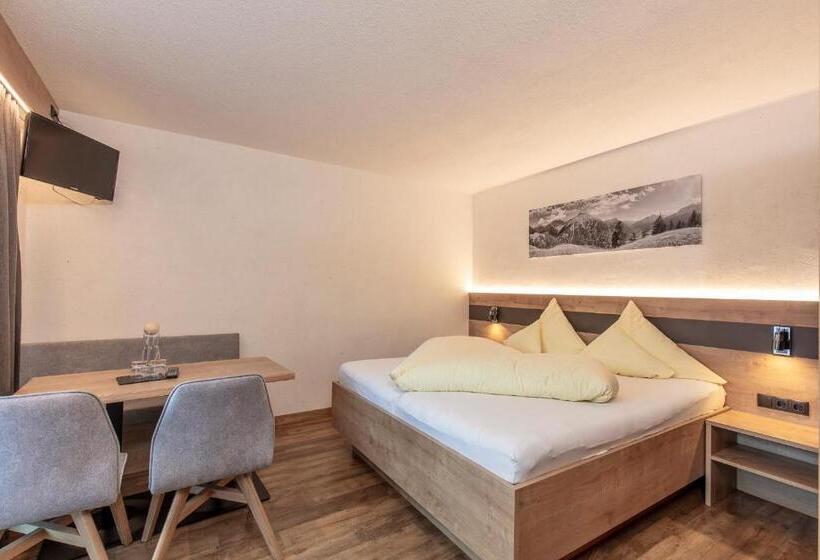 بنسيون Haus Manfred