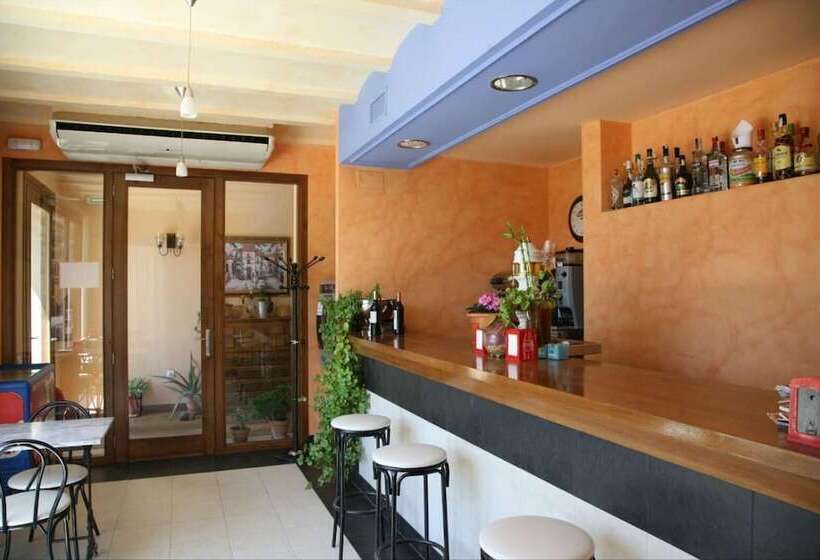 펜션 Hostal La Fuente