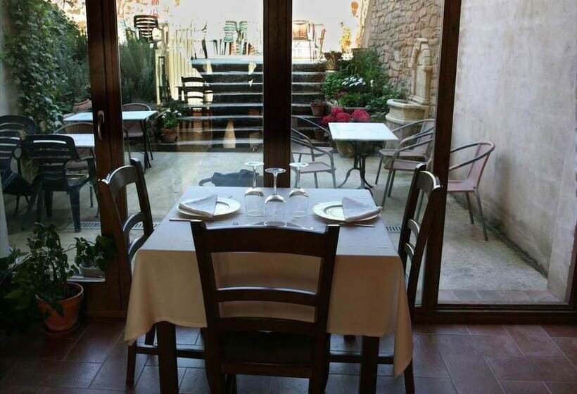 펜션 Hostal La Fuente