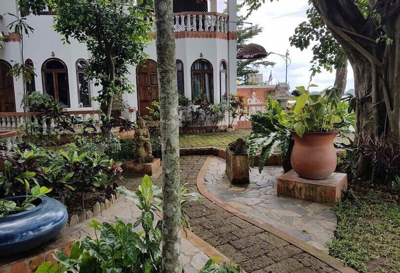 پانسیون Mut Mee Garden Guest House