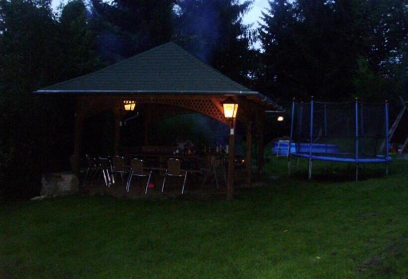 پانسیون Tavi Vendégház