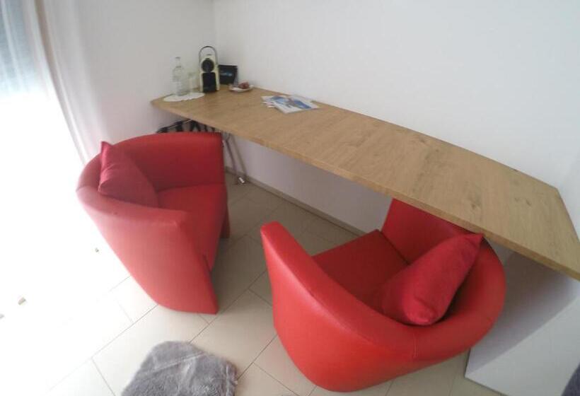 ペンション Ustria / Pensiun Trutg