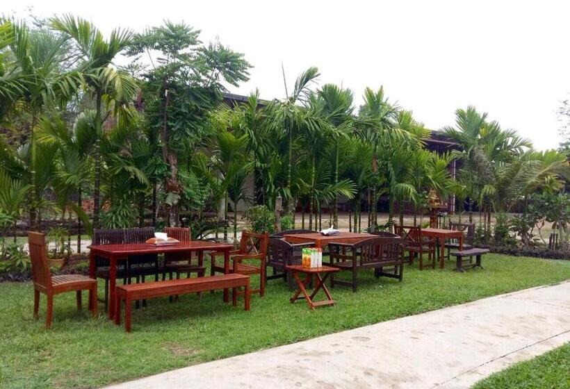 ペンション Villa Thakhek