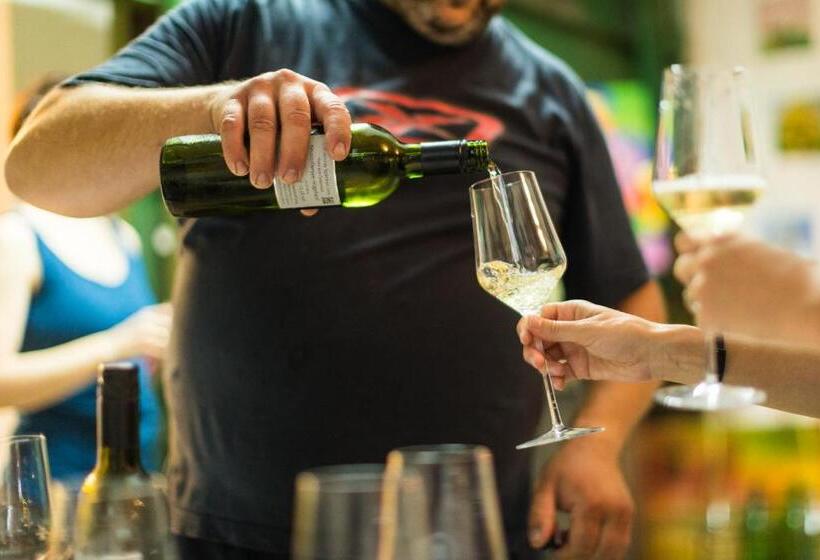 Pension Julia & Haus Elisabeth Wallner S Hofheuriger & Weinhof