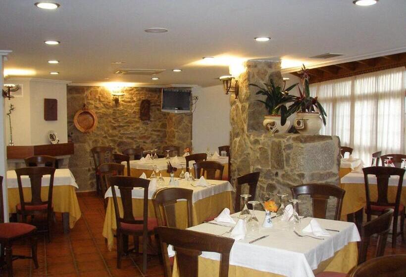 펜션 Hostal Rustico 3 Estrellas  Caldelas Sacra