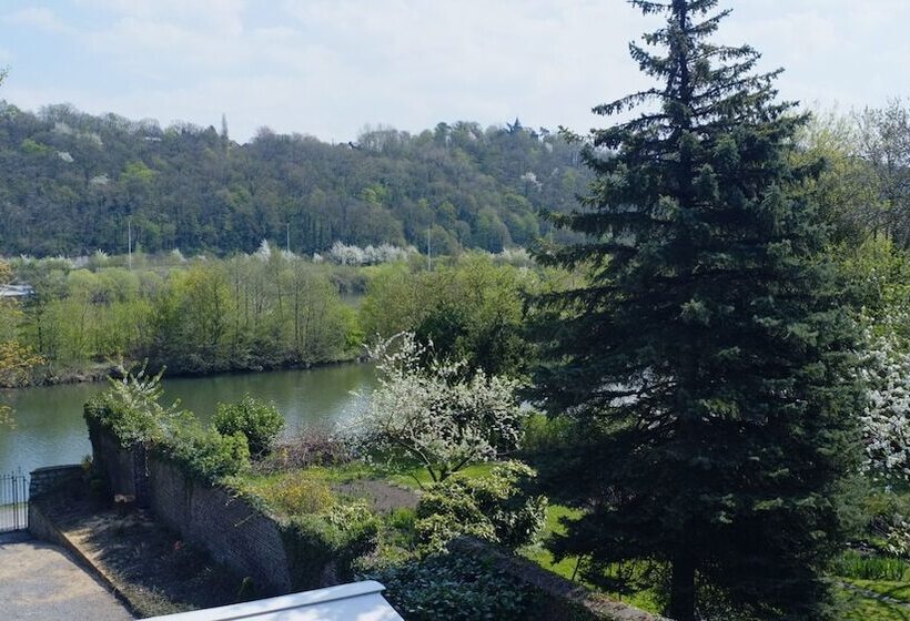 ユースホステル Au Comte De Mercy