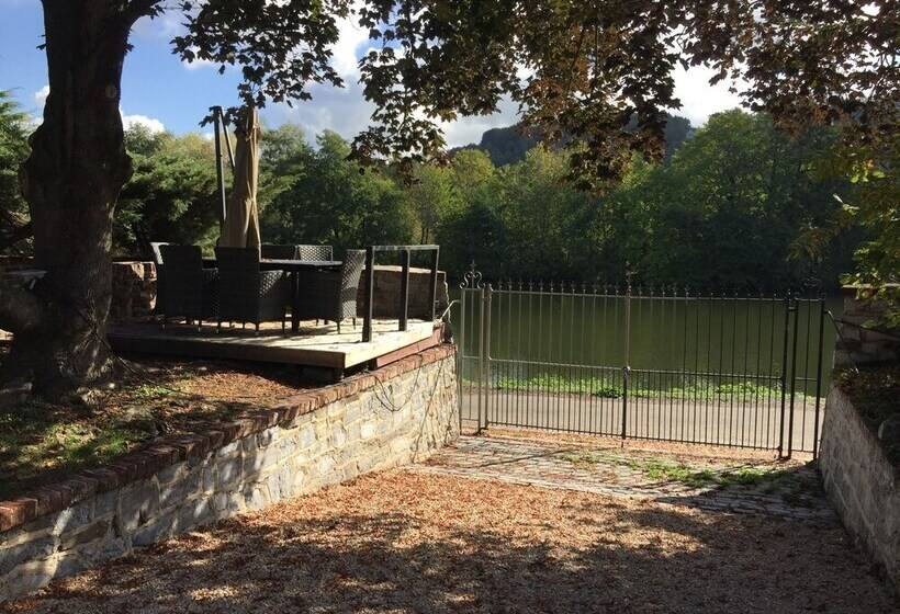 ユースホステル Au Comte De Mercy