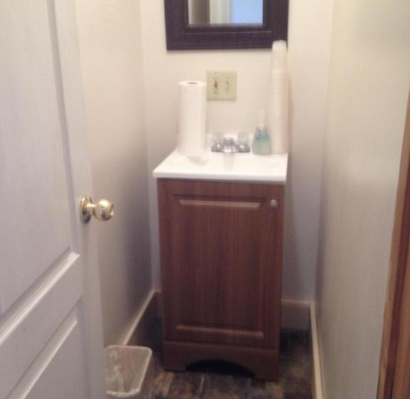 فندق صغير Duck Lake Lodge