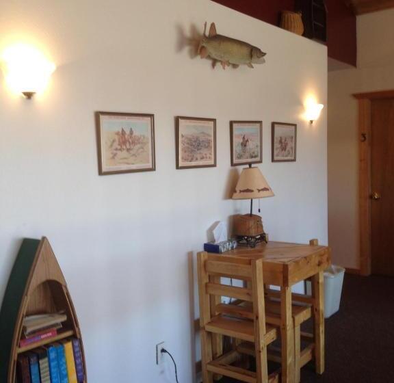 فندق صغير Duck Lake Lodge