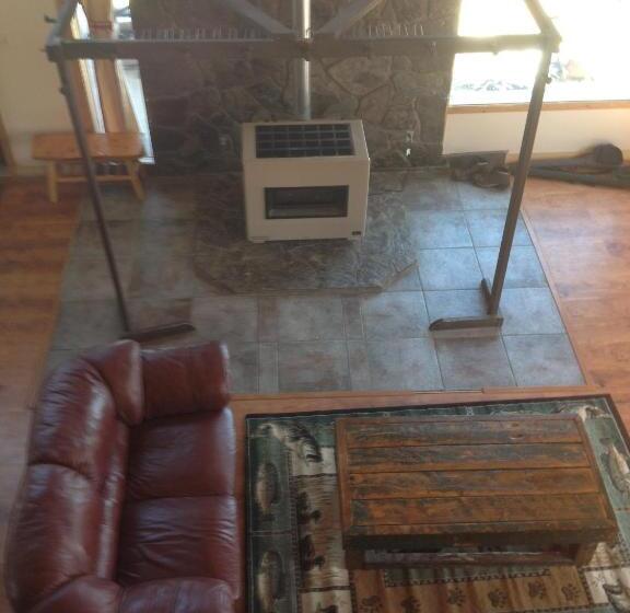 فندق صغير Duck Lake Lodge