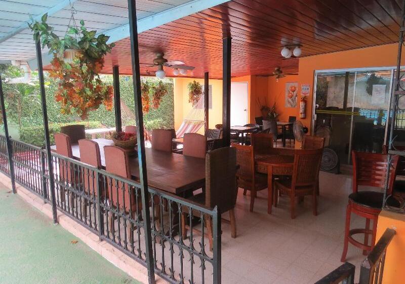 فندق صغير Hostal Cocos Inn