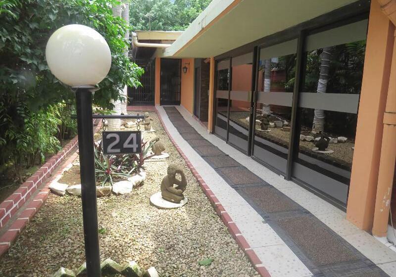 فندق صغير Hostal Cocos Inn