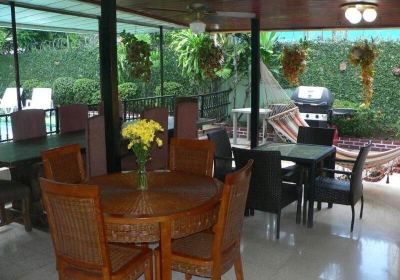 فندق صغير Hostal Cocos Inn