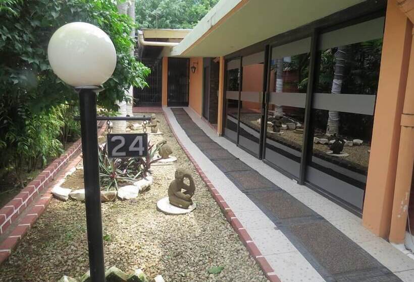 فندق صغير Hostal Cocos Inn