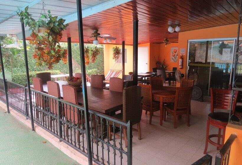 فندق صغير Hostal Cocos Inn