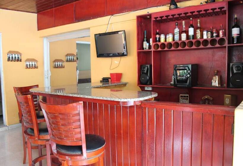 فندق صغير Hostal Cocos Inn