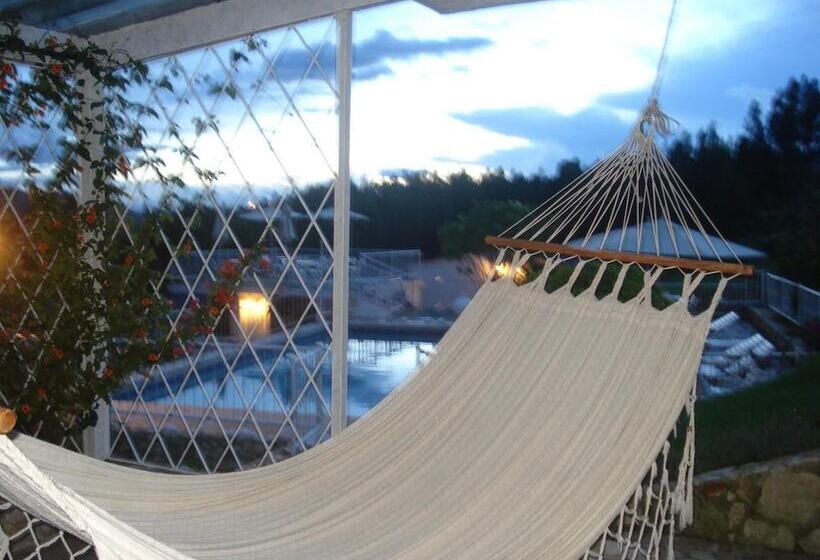 هاستل Miravalle Suites