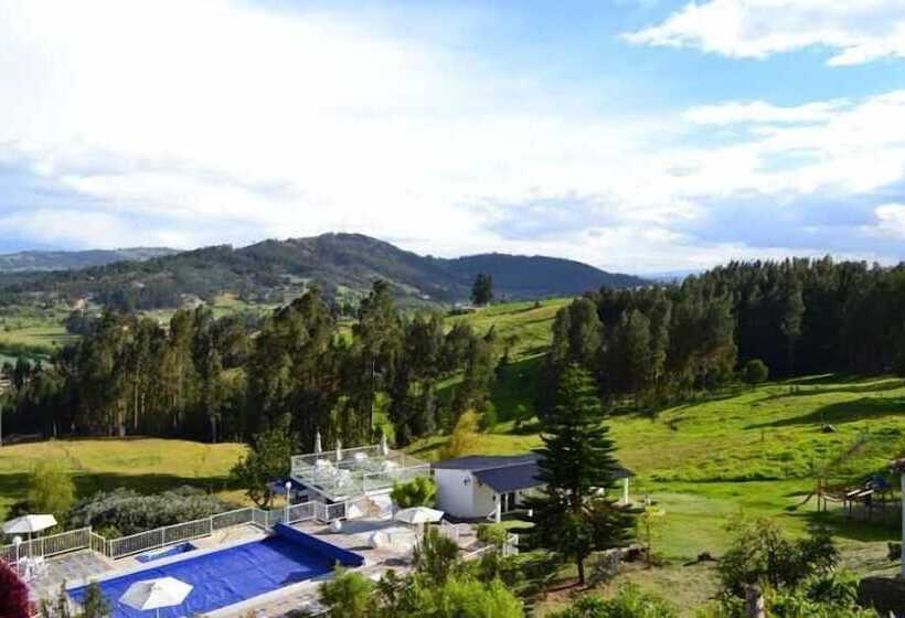 هاستل Miravalle Suites