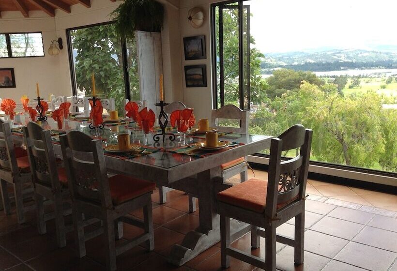 هاستل Miravalle Suites