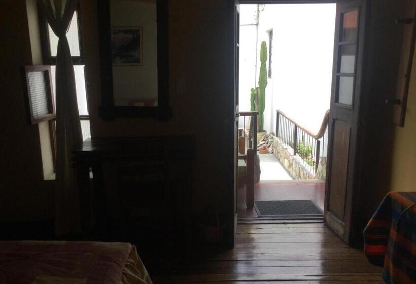 هاستل Posada Junco Y Capuli