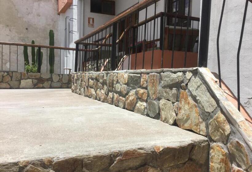 هاستل Posada Junco Y Capuli