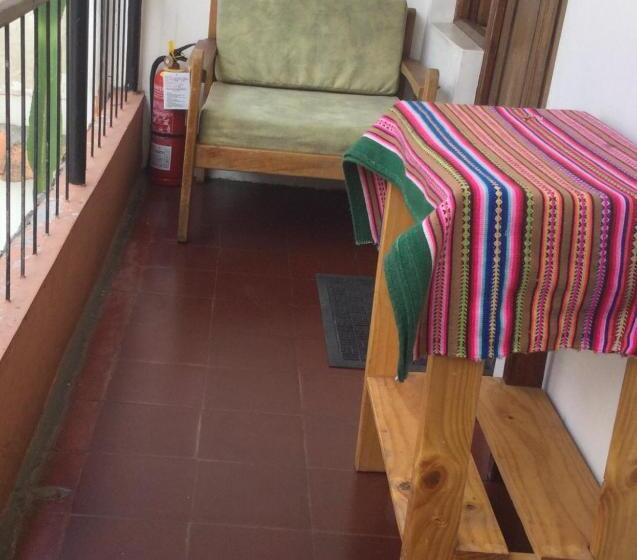 هاستل Posada Junco Y Capuli