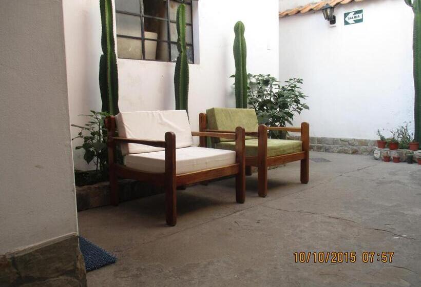 هاستل Posada Junco Y Capuli