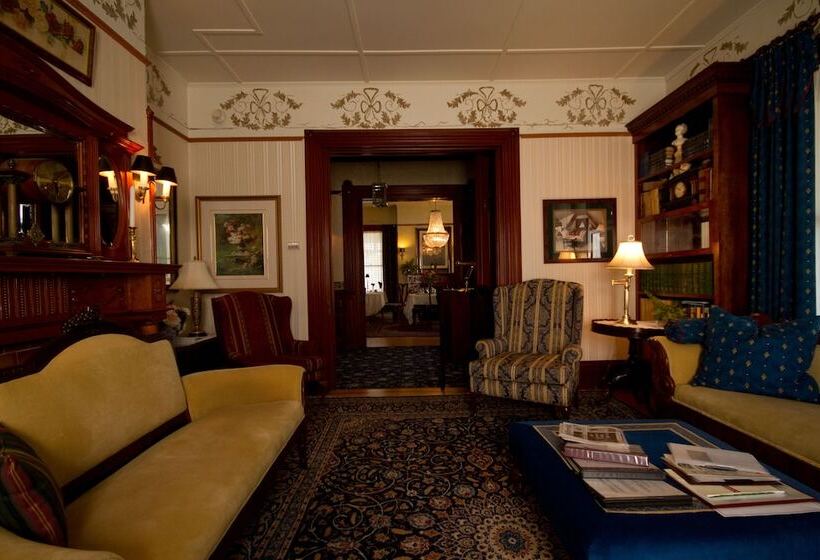 فندق صغير Victoria's Historic Inn