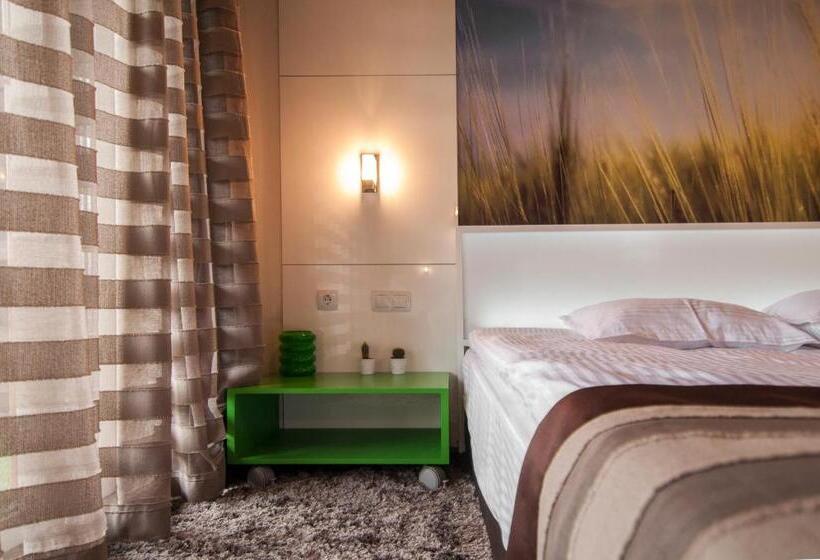 Aparthotel Seasons Glavatarski Han