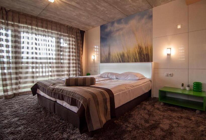 Aparthotel Seasons Glavatarski Han