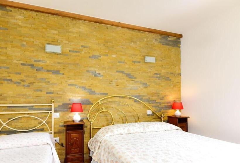 בית מלון כפרי Agriturismo Castello Delle Fornaci   Private Jacuzzi