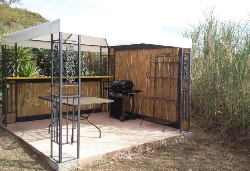 בית מלון כפרי Agriturismo La Dolce Vita Lipari